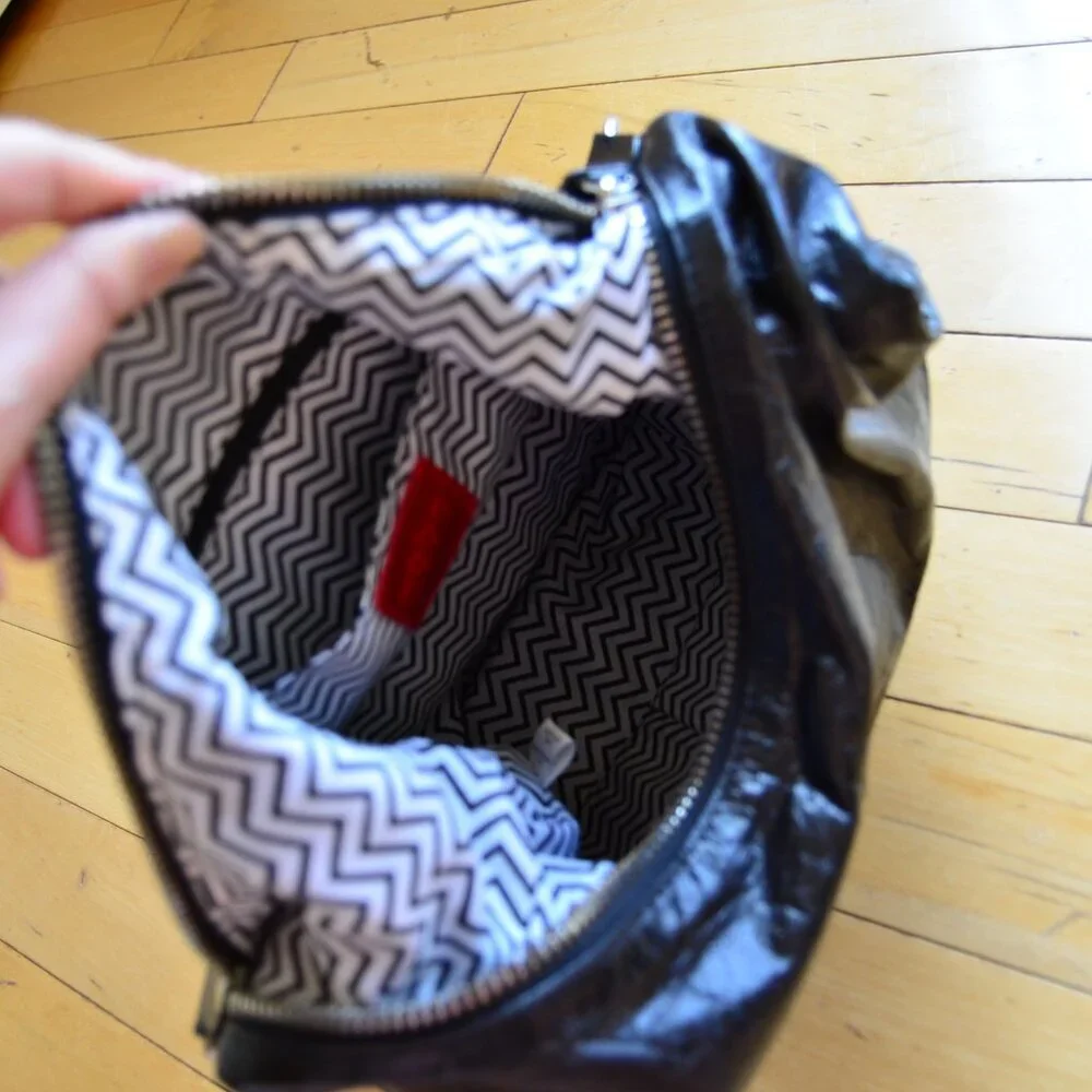 Hobo International Womens Black Shiny Shoulder Purse The Original - Picture 15 of 16